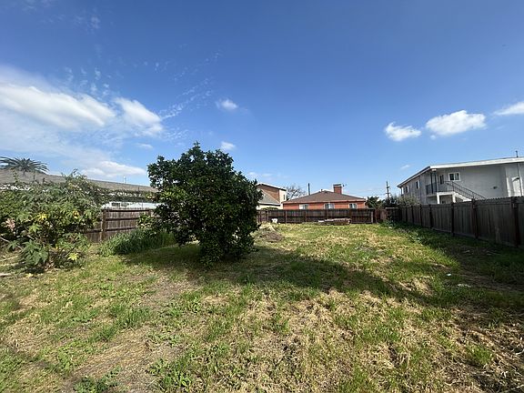 5th image of 11507 Berendo Ave