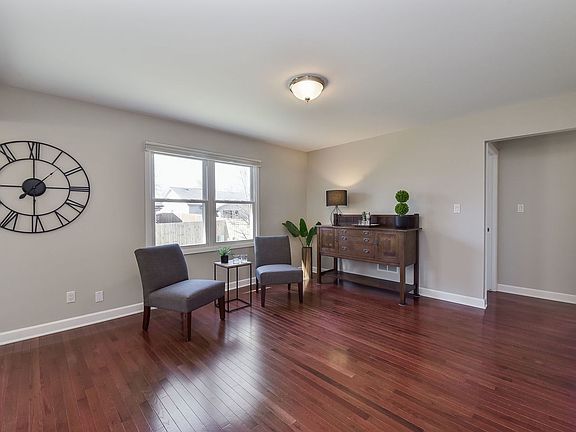 5th image of 216 Larchwood Ln