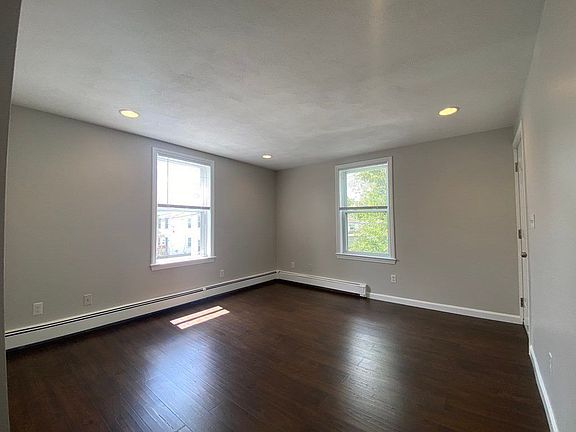 4th image of 36 Upham St #2