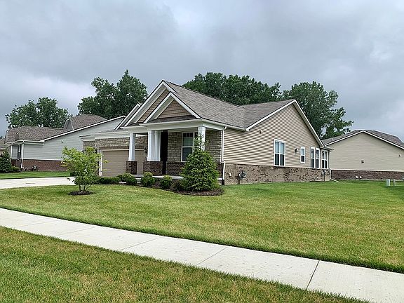 5th image of 27476 Montague Dr