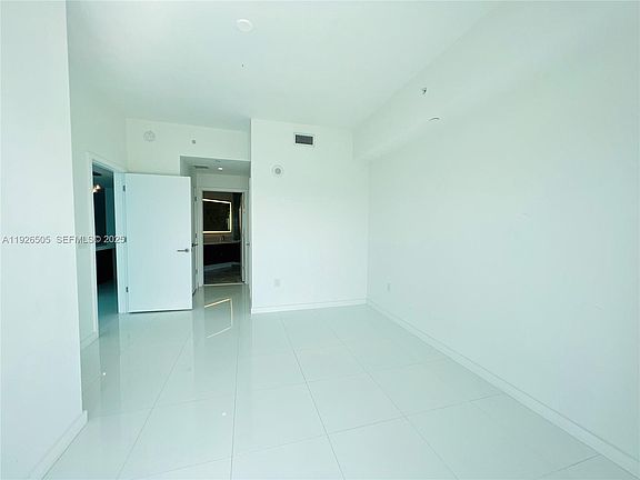 3rd image of 851 NE 1st Ave #288