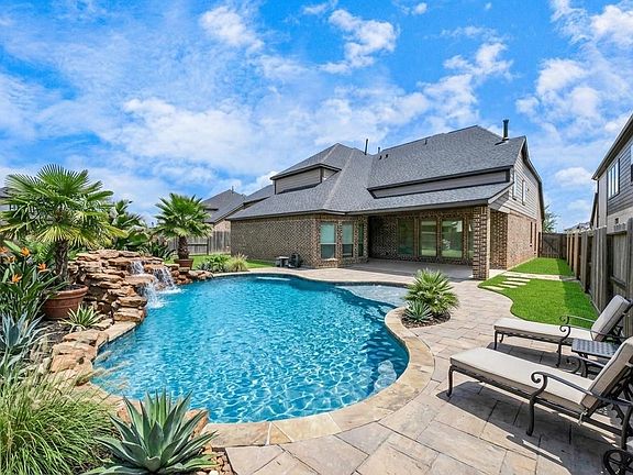 3rd image of 28907 Ridge Valley Ct