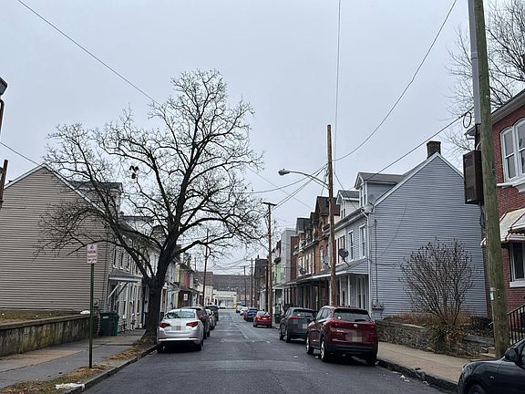 4th image of 16 S 11th St