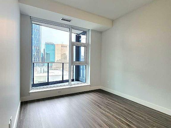 5th image of 2501-530 3rd St SE #2501