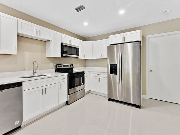 4th image of 3580 NW 110th Ave #B