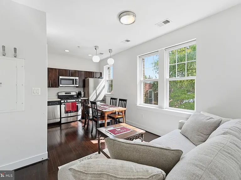 315 G St NE #306 — Photo 3