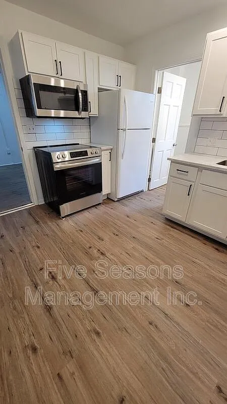 Building Photo - 15 Allen St #1