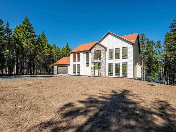 83 Canoe Cres, Hammonds Plains, NS B4B 2P6