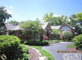 7927 Alta Vista Dr, Pinckney, MI