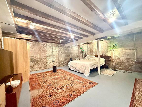 3rd image of 196 Saint Nicholas Ave APT 1F