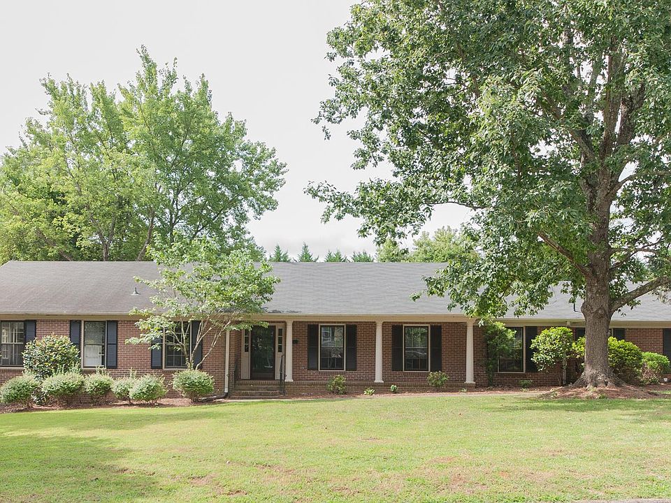 1st image of 322 Hillsborough Dr
