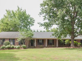 322 Hillsborough Dr, Greenville, SC 29615