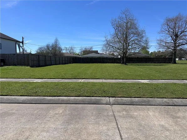 2308 Benjamin St, Arabi, LA 70032