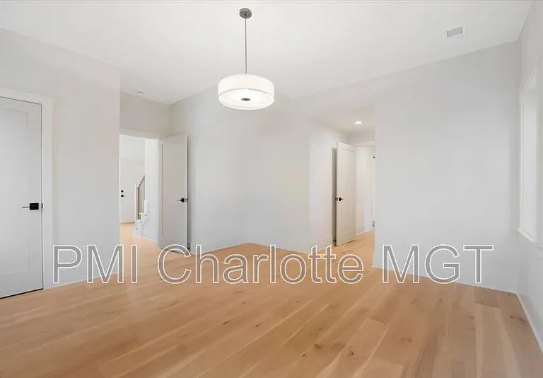 428 Dover Ave — Photo 10