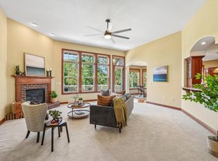 443 Minors DRIVE, Mukwonago, WI 53149
