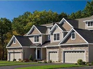 158 Fieldstone Dr, Schenectady, NY 12304