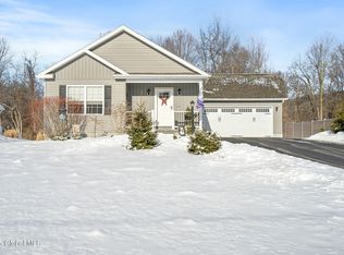 4 School Rd, Poestenkill, NY 12140