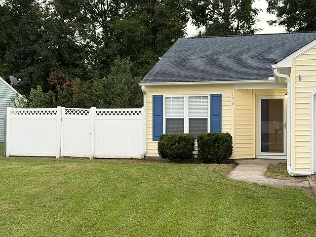 2 bed, 972 sqft, $1,400 — Photo 2