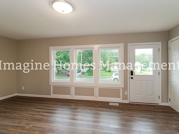 4th image of 4 Potomac Ct