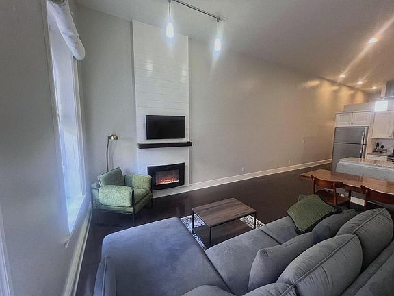 4th image of 715 N Milwaukee STREET #302