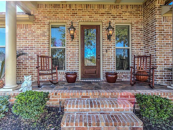 2nd image of 3119 Summer Hill Cir