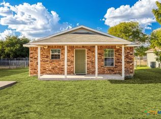 1303 W Pointe Pl, Lockhart, TX 78644