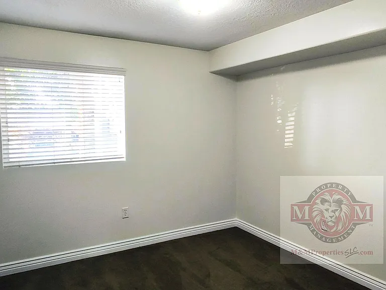 104 E Resaca Dr #E2 — Photo 17
