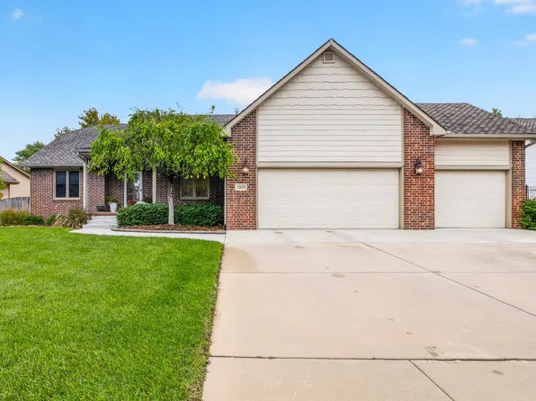 12621 E Edgewood Dr, Wichita, KS 67206