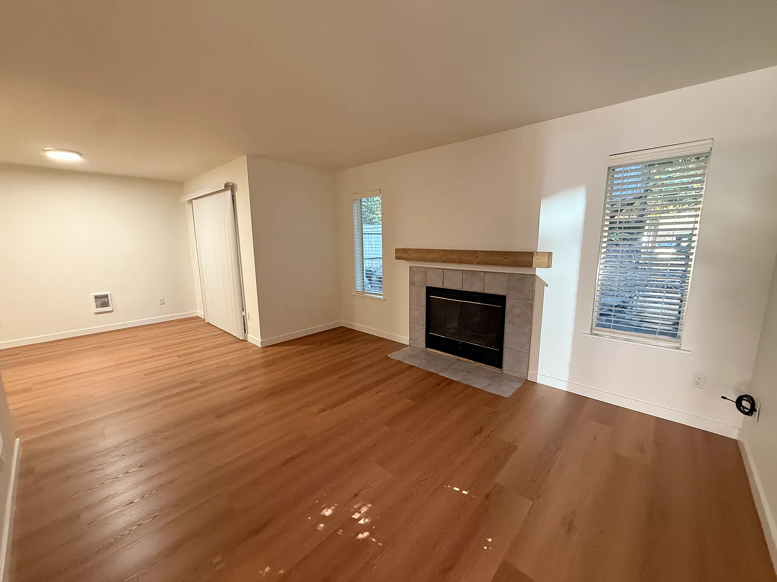 2 bed, 2.5 bath, 1125 sqft, $2,400 — Photo 2