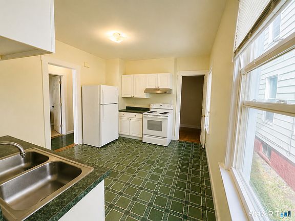 5th image of 122 Atwater St