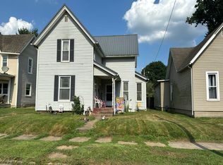 352 N 8th St, Coshocton, OH 43812