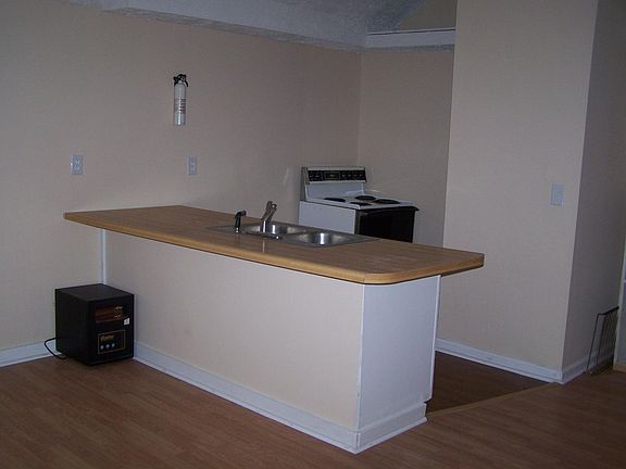 5th image of 4109B Woodbury Pike