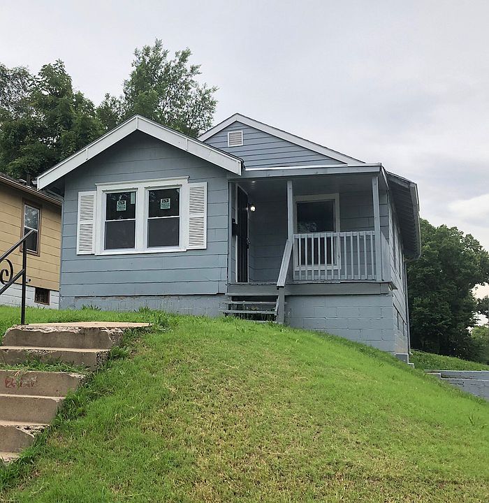 1st image of 2920 E 61st St