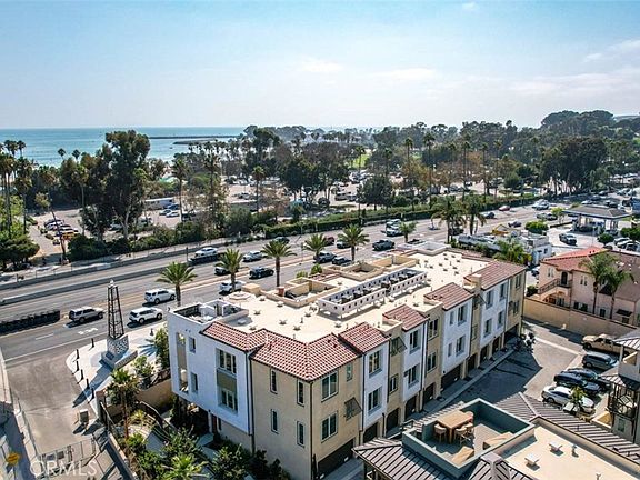 3rd image of 1529 Doheny Way