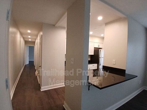 5th image of 2727 Campbell St APT 1SW