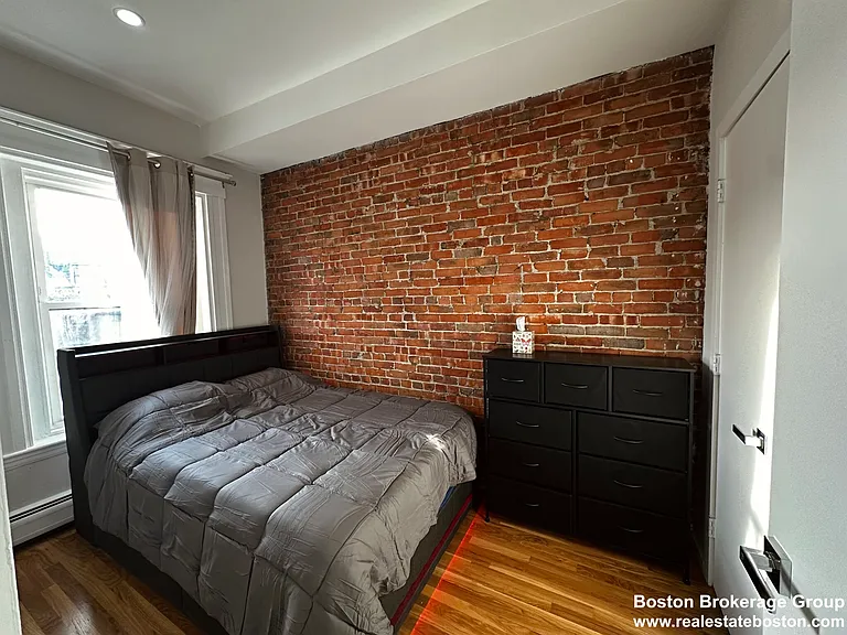670 State St #4 — Photo 11