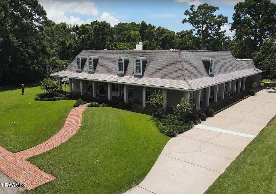 918 Rue De Chene Vert, Abbeville, LA 70510 MLS 23001940 Zillow