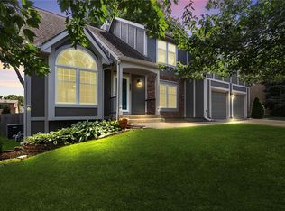 12628 Grandview St, Overland Park, KS 66213