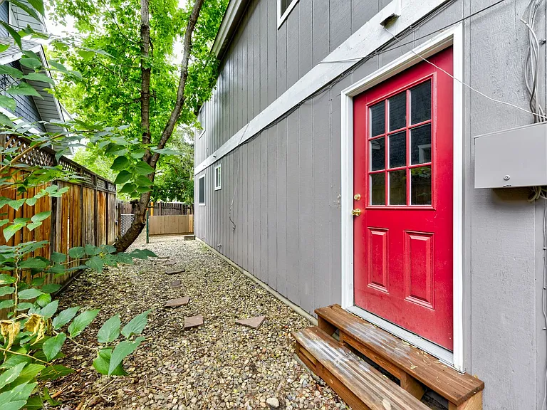 840 North St — Photo 37