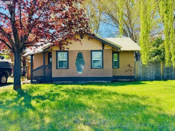 102 Lake Ave, La Grande, OR 97850
