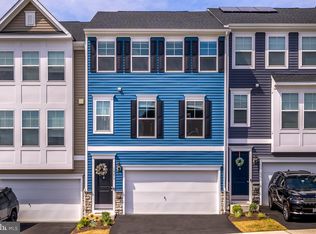 18273 Summit Pointe Dr, Triangle, VA 22172