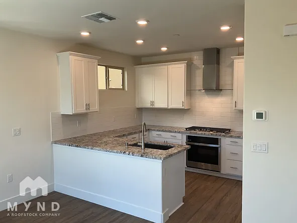 3 bed, 2.5 bath, 1632 sqft, $2,925 — Photo 4