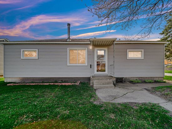 517 S Liberty Pl, Hobart, IN 46342