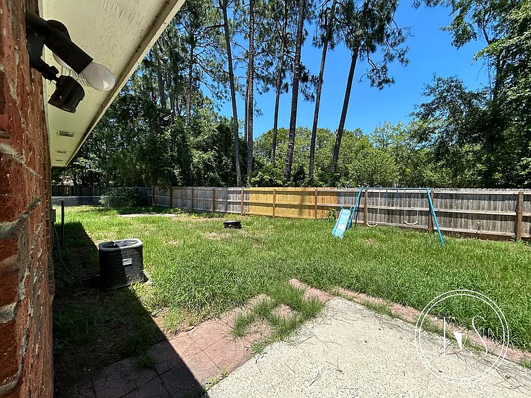 1012 Farr Ct — Photo 25