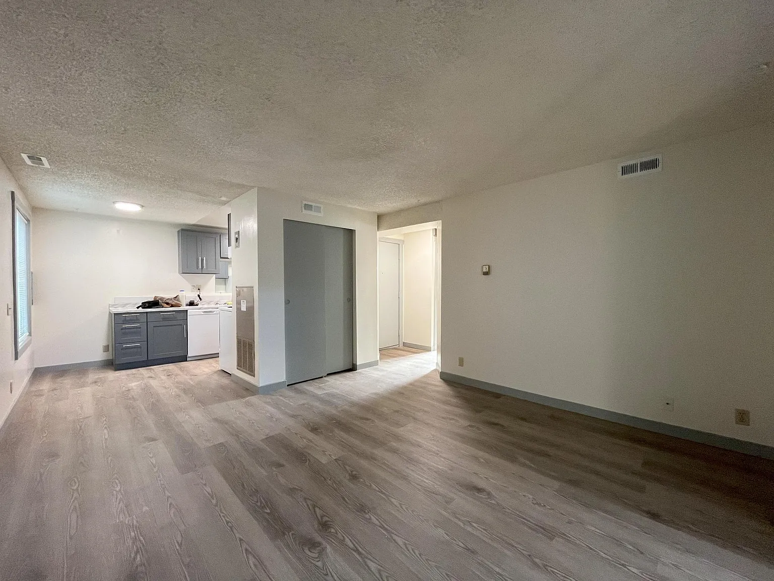 441 Smithers Ave S #2 $1,120 includeds water, sewer, trash and 2 parking spots. — Photo 4