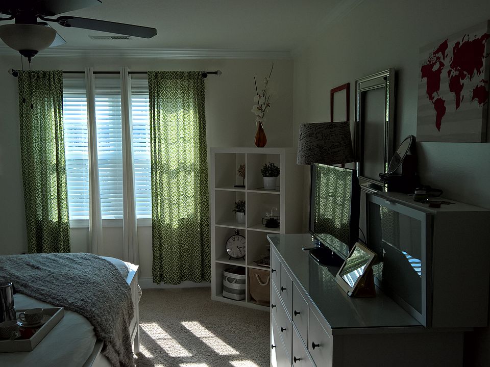 1st image of 200 E Fosbury Way