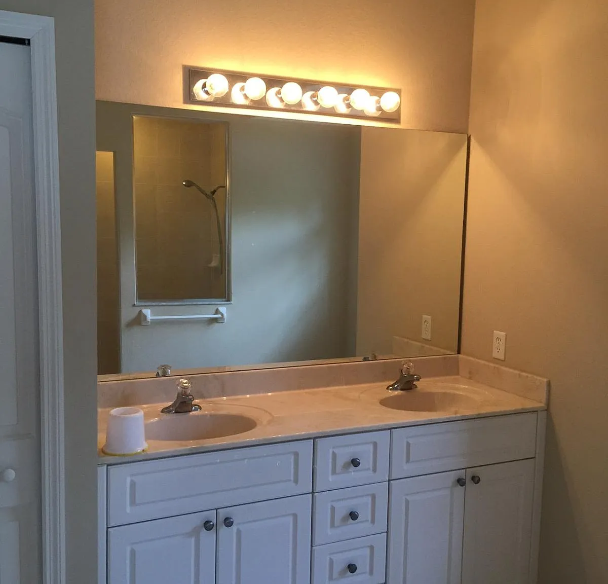 3 bed, 1801 sqft, $2,000 — Photo 4
