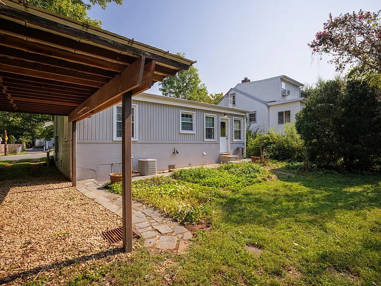 1322 Chesapeake St — Photo 20