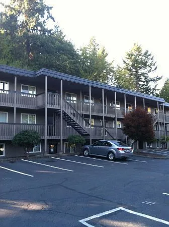 Edmonds Crest Apartments Photo 1