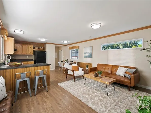 7008 Royal Glen Ln, Garden City, ID 83714